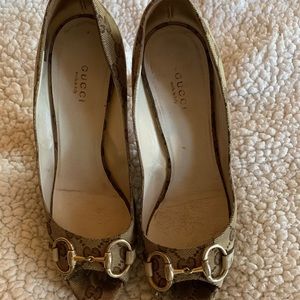 Gucci Heels size 8.5